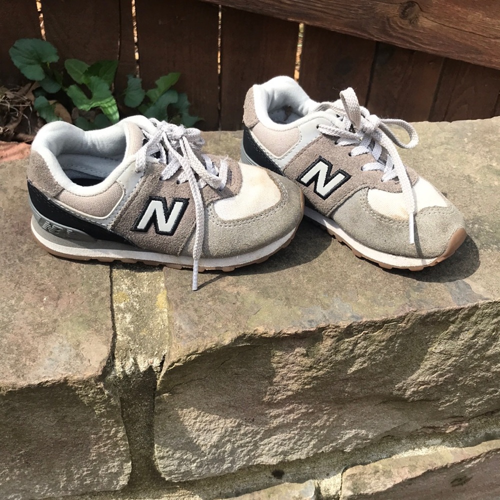 Used New balance little kids size 8
